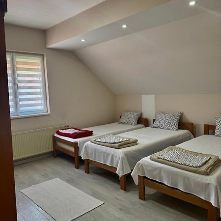 Lejlighed i Tutunović Podrum på 64 m². Soveværelser: 2. Private badeværelser: 1. Ni Eksteriør billede