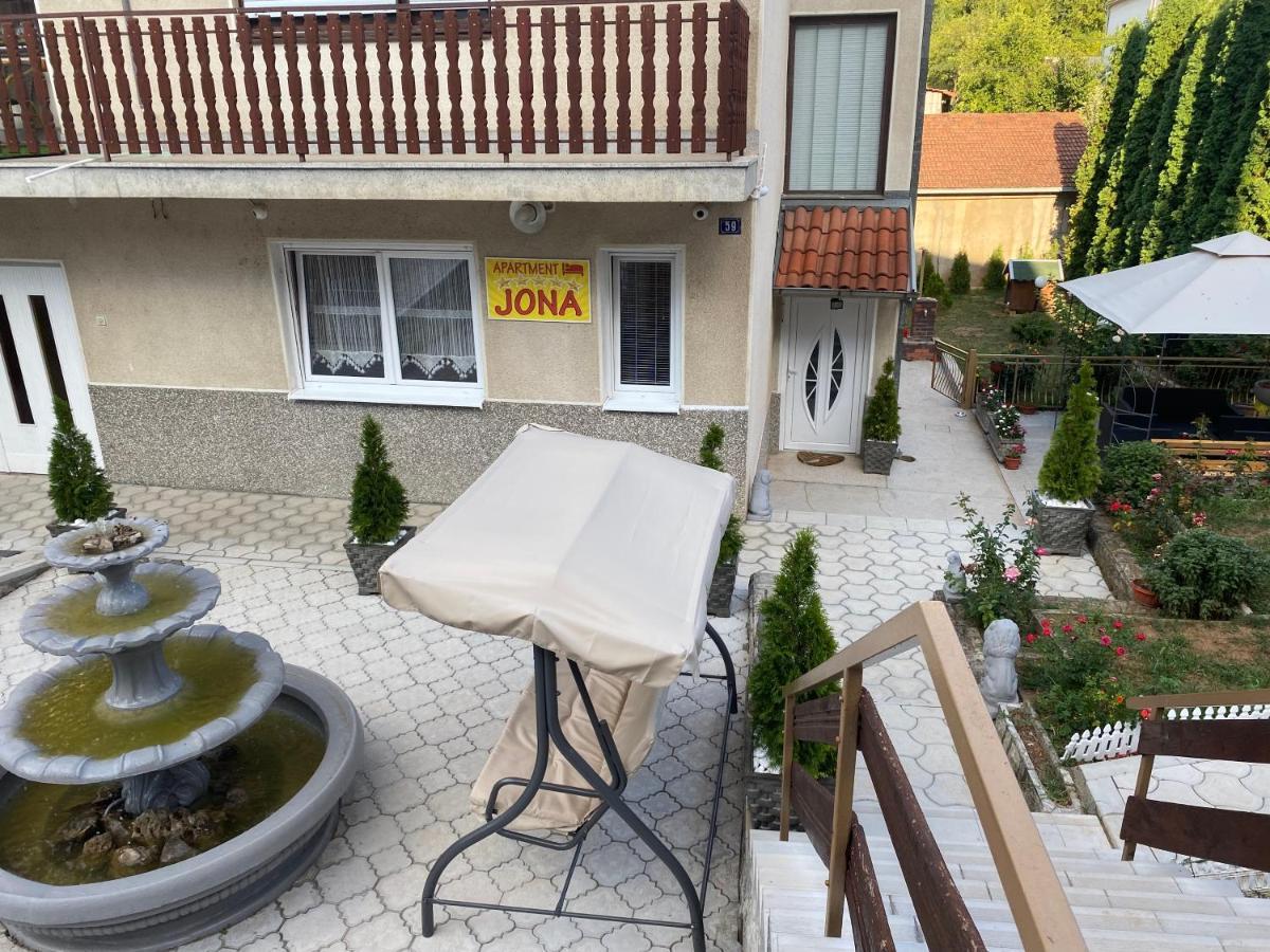 Lejlighed i Tutunović Podrum på 64 m². Soveværelser: 2. Private badeværelser: 1. Ni Eksteriør billede