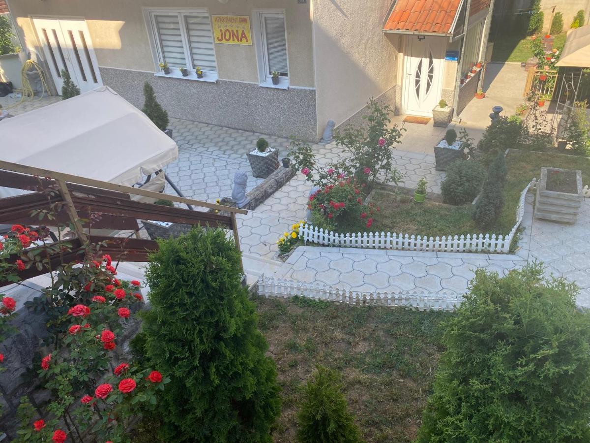 Lejlighed i Tutunović Podrum på 64 m². Soveværelser: 2. Private badeværelser: 1. Ni Eksteriør billede
