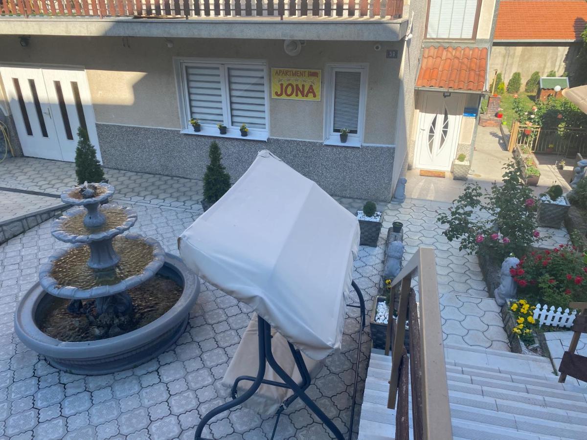 Lejlighed i Tutunović Podrum på 64 m². Soveværelser: 2. Private badeværelser: 1. Ni Eksteriør billede