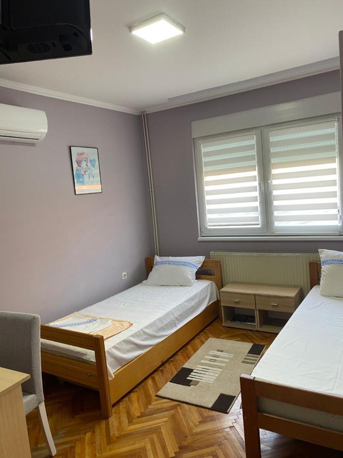 Lejlighed i Tutunović Podrum på 64 m². Soveværelser: 2. Private badeværelser: 1. Ni Eksteriør billede