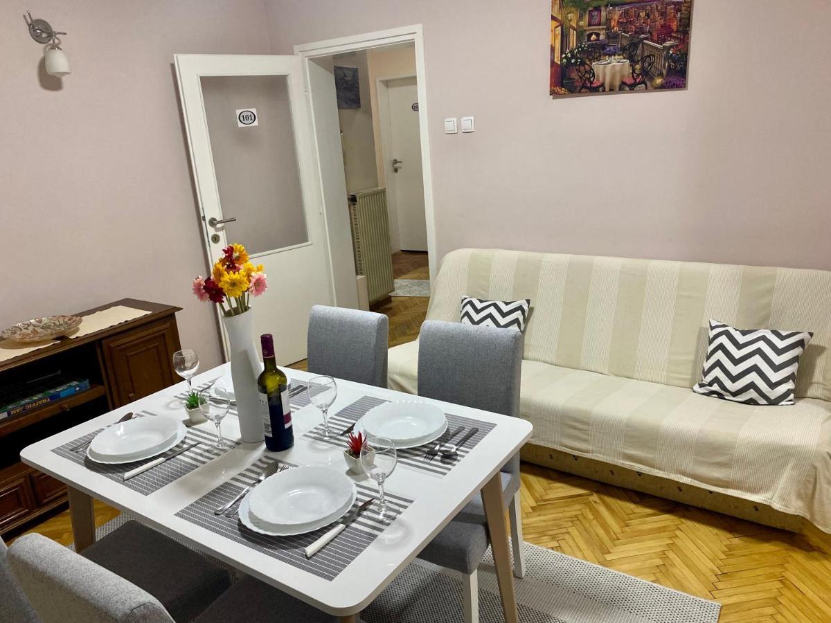 Lejlighed i Tutunović Podrum på 64 m². Soveværelser: 2. Private badeværelser: 1. Ni Eksteriør billede