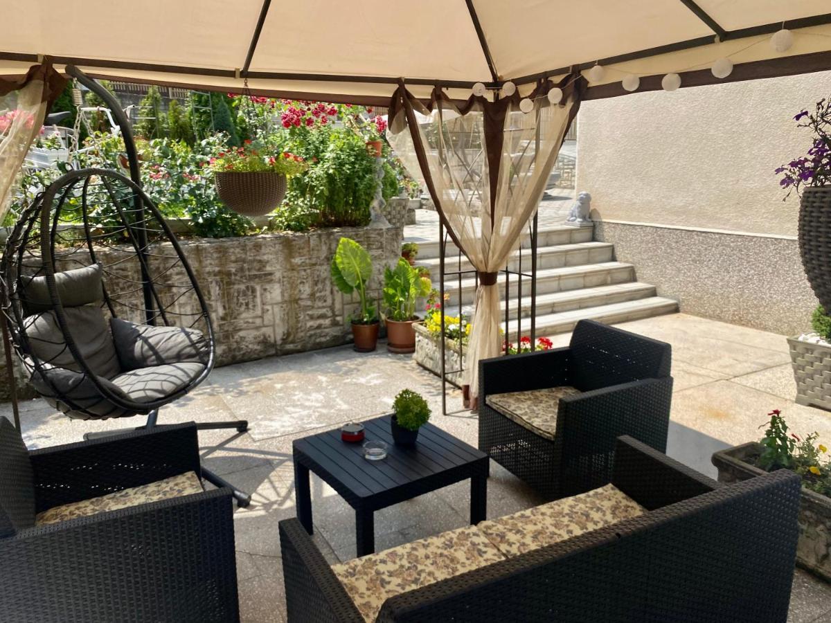 Lejlighed i Tutunović Podrum på 64 m². Soveværelser: 2. Private badeværelser: 1. Ni Eksteriør billede